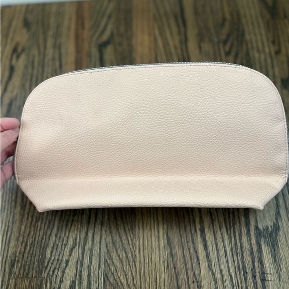 Laura Mercier cream make up bag - Picture 3 of 6